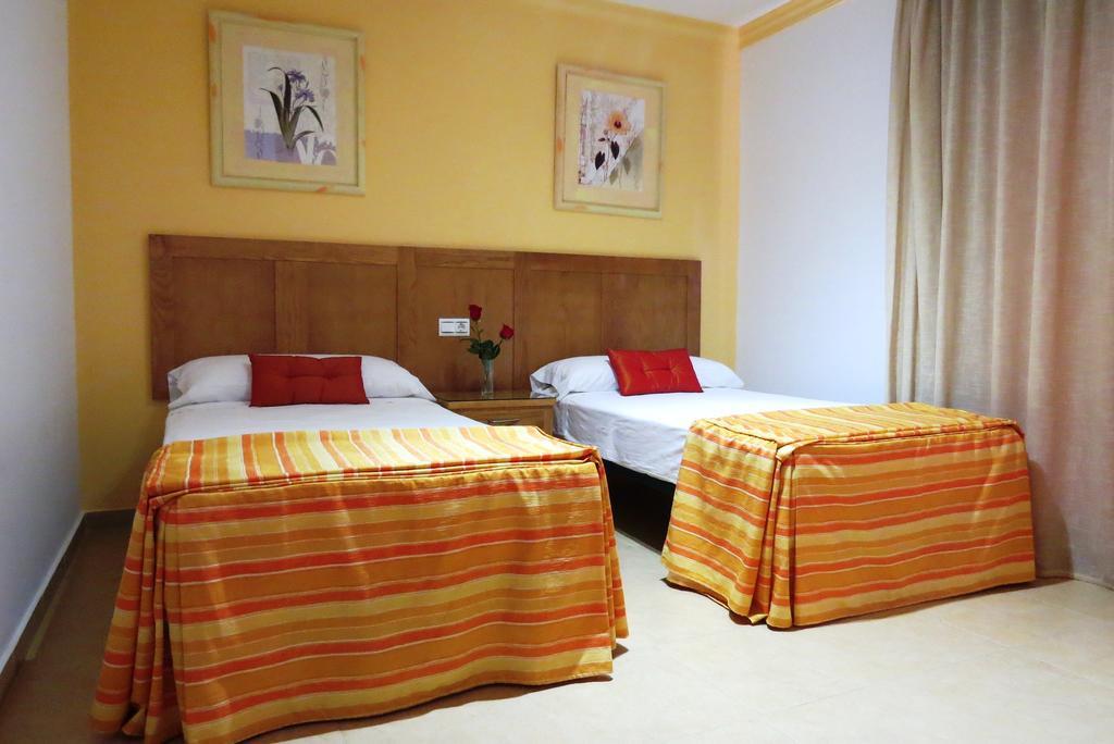 Apartamentos Turisticos Las Yucas Torre Del Mar Exterior foto