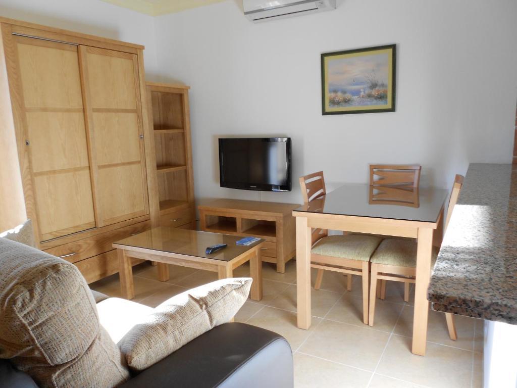 Apartamentos Turisticos Las Yucas Torre Del Mar Quarto foto